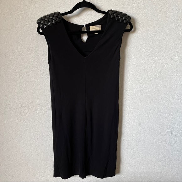 Elizabeth and James Black Leather Studded Shoulder Moto Bladerunner Look - Picture 3 of 9